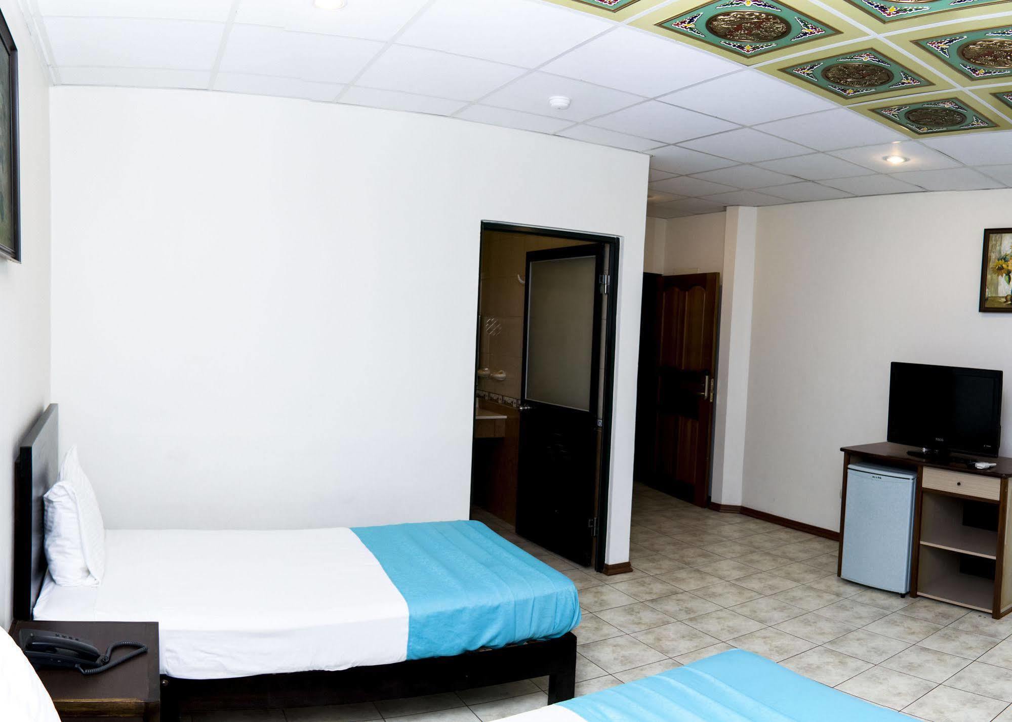 Hotel Puntarenas Beach Exterior photo