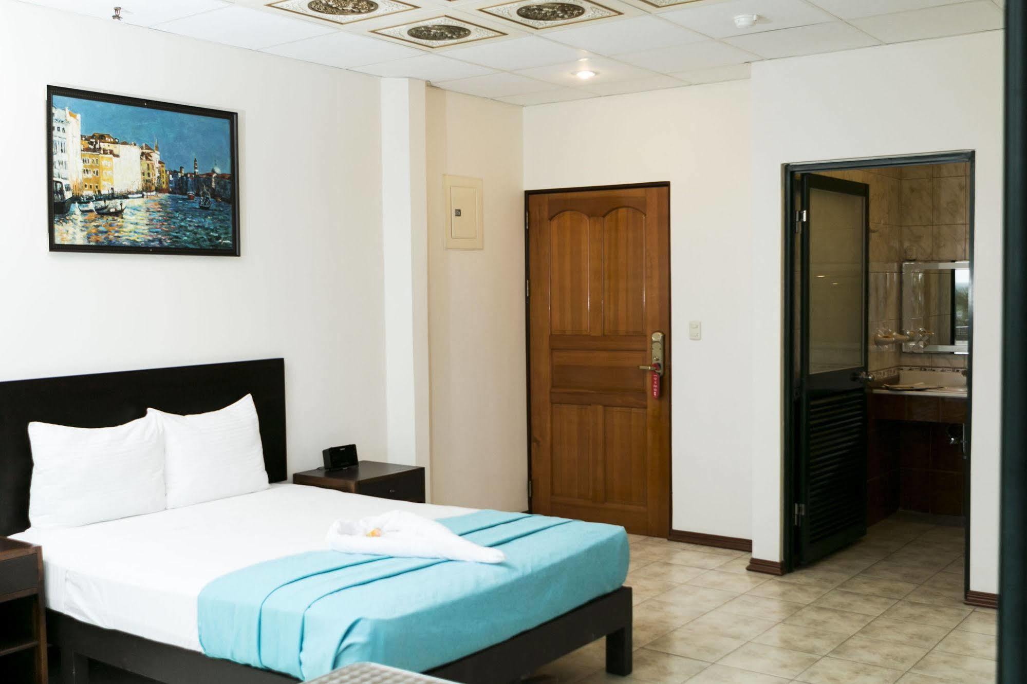 Hotel Puntarenas Beach Exterior photo