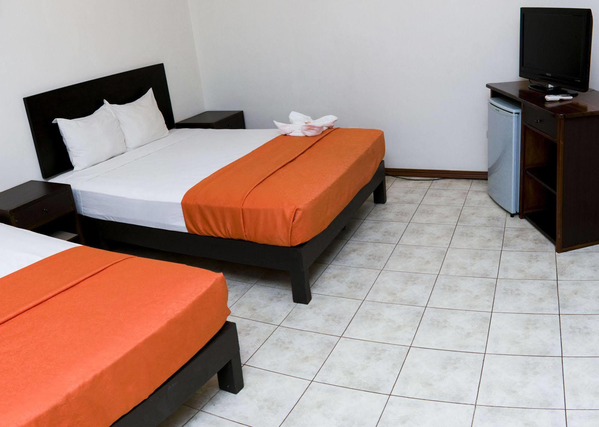 Hotel Puntarenas Beach Exterior photo